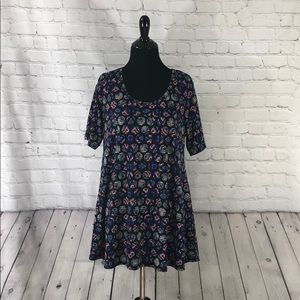 LulaRoe Classic T - SMALL
